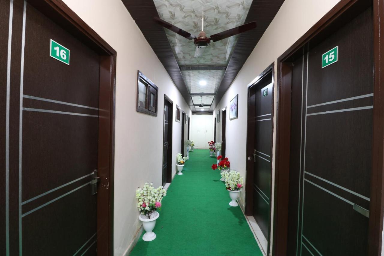 Oyo 28338 New Life Hotel Banur Exterior photo